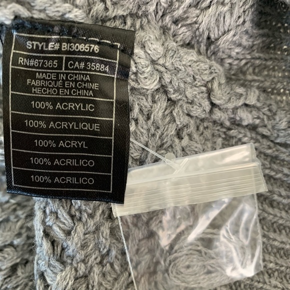 BB Dakota NWT Gray Fringe Sweater - Picture 7 of 8